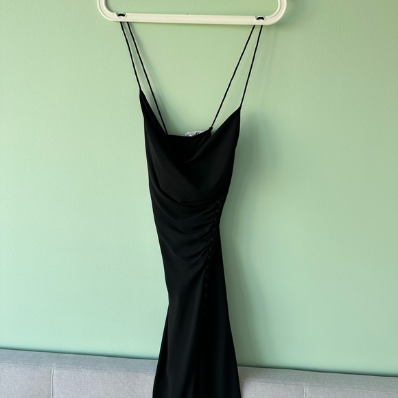 Long dresses - Picture 2 of 2